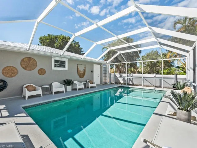 601 97th Ave N, Naples, Florida 34108