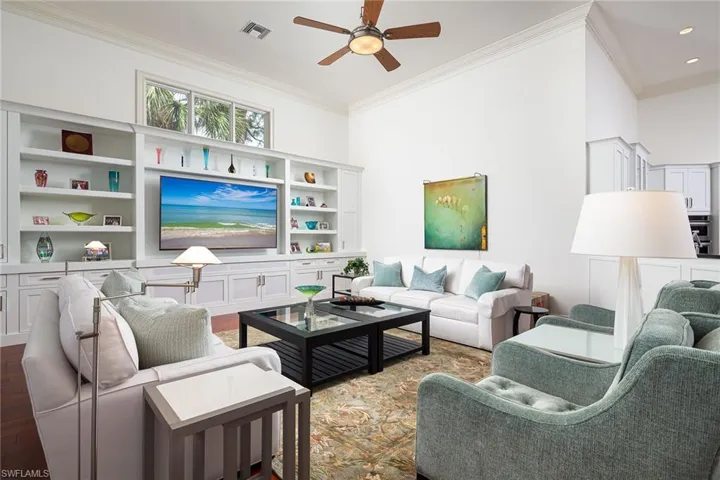 948  Barcarmil  WAY, Naples, FL 34110