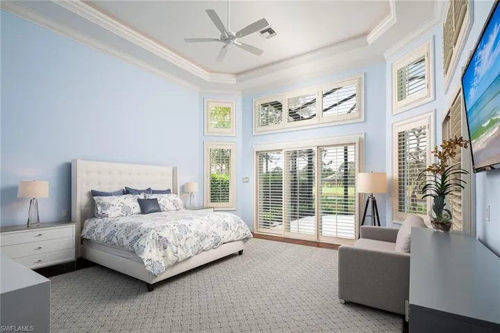 948  Barcarmil  WAY, Naples, FL 34110