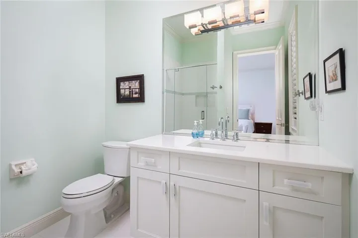948  Barcarmil  WAY, Naples, FL 34110