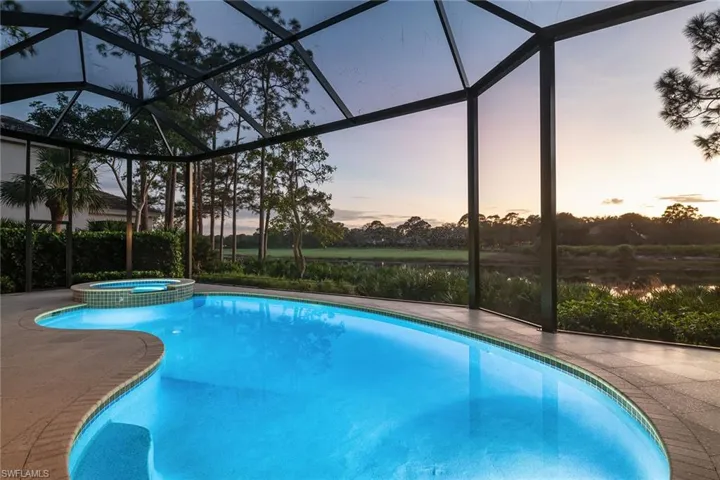 948  Barcarmil  WAY, Naples, FL 34110