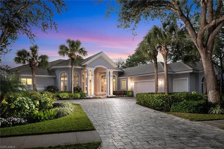 948  Barcarmil  WAY, Naples, FL 34110