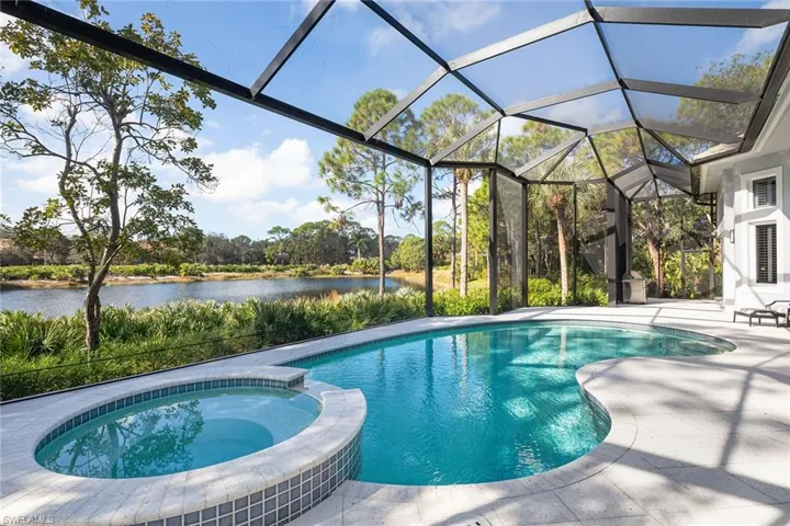 948  Barcarmil  WAY, Naples, FL 34110
