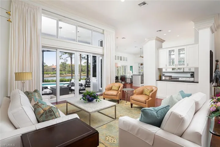 948  Barcarmil  WAY, Naples, FL 34110