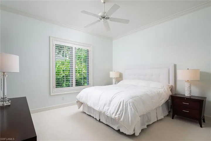 948  Barcarmil  WAY, Naples, FL 34110