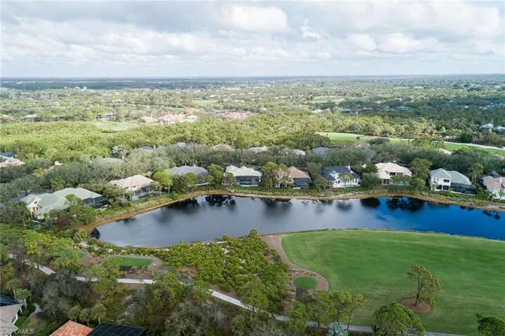 948  Barcarmil  WAY, Naples, FL 34110