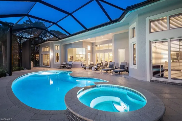 948  Barcarmil  WAY, Naples, FL 34110