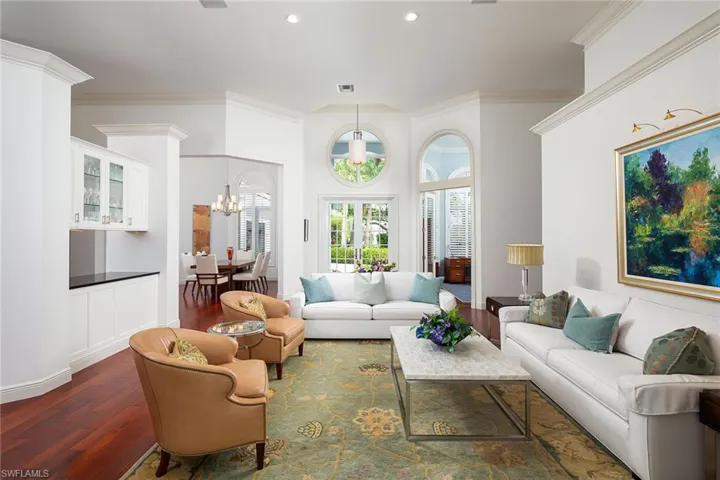 948  Barcarmil  WAY, Naples, FL 34110