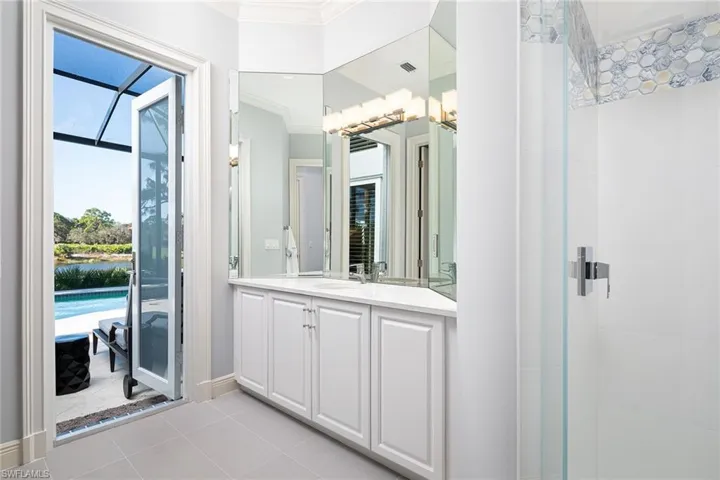 948  Barcarmil  WAY, Naples, FL 34110