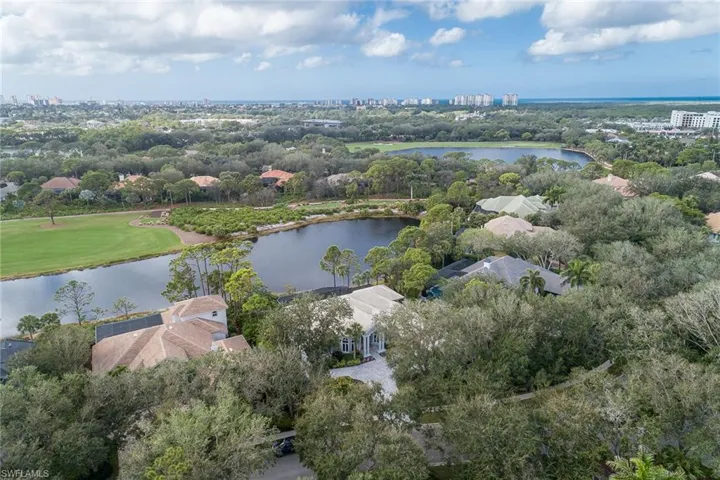948  Barcarmil  WAY, Naples, FL 34110