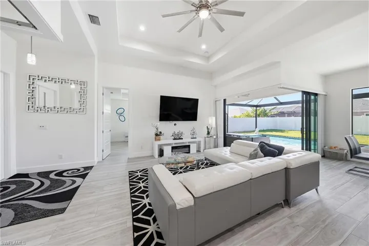 1214 SW 29th  TER, Cape Coral, FL 33914