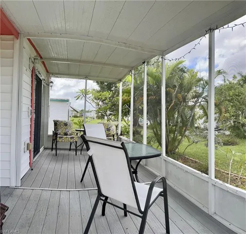 169  Siesta  LN, Fort Myers, FL 33905