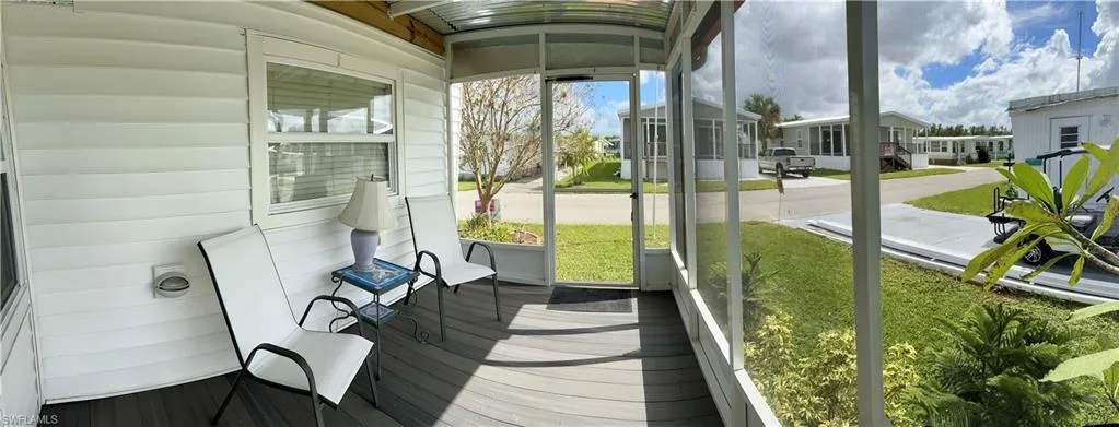 169  Siesta  LN, Fort Myers, FL 33905