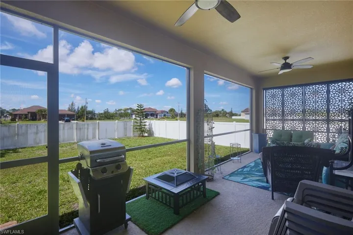 Outdoor screened patio