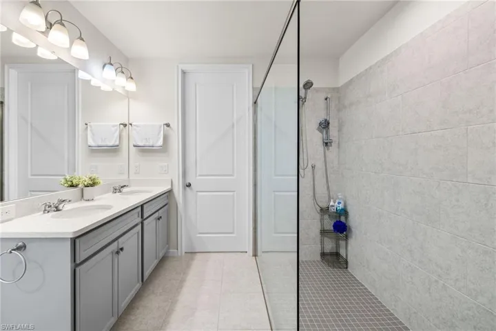 4607 Arboretum Cir # 15, Naples Fl 34112