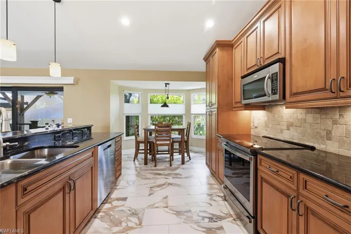 6037 Birnam Wood Ln, Fort Myers, Florida 33908