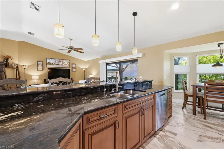6037 Birnam Wood Ln, Fort Myers, Florida 33908