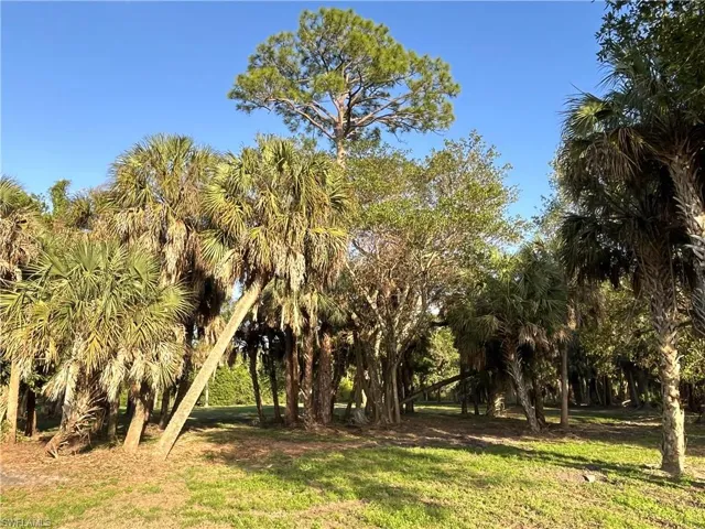 2250  North  RD, Naples, FL 34104