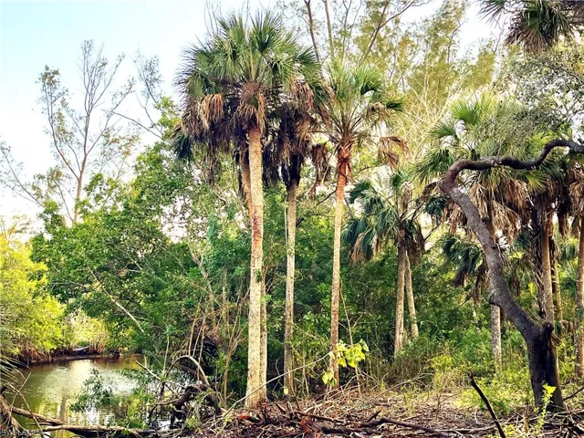 2250  North  RD, Naples, FL 34104