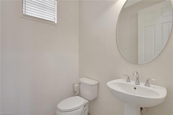 1/2 Bath