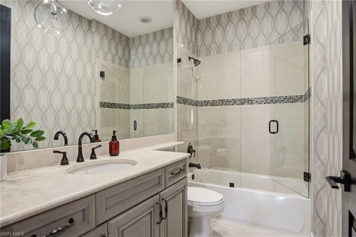Downstairs full bathroom