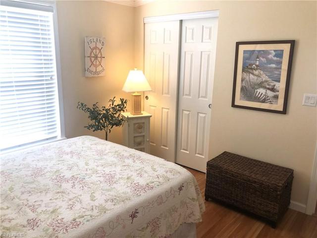 Gust bedroom