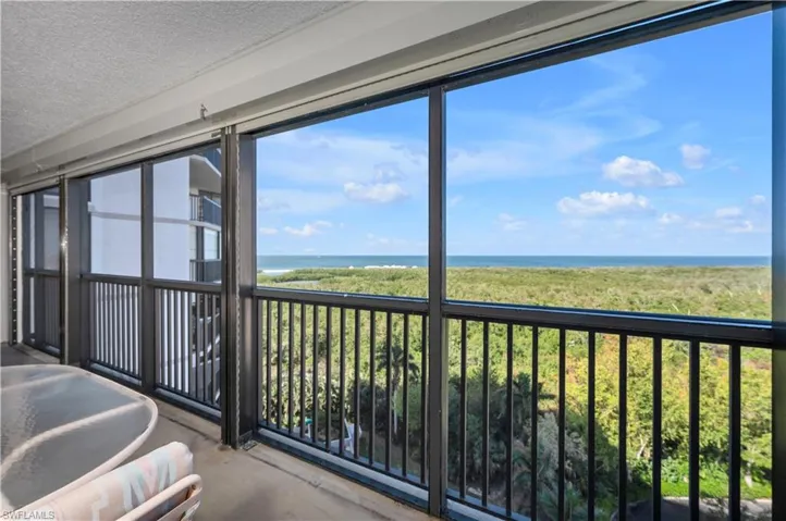 6075  Pelican Bay  BLVD, Naples, FL 34108