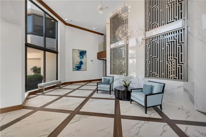 6075  Pelican Bay  BLVD, Naples, FL 34108