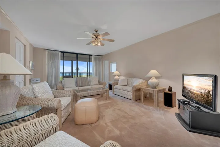 6075  Pelican Bay  BLVD, Naples, FL 34108