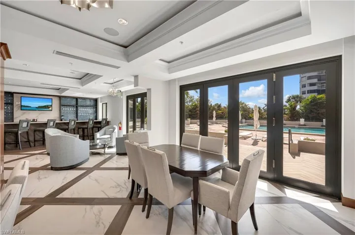 6075  Pelican Bay  BLVD, Naples, FL 34108