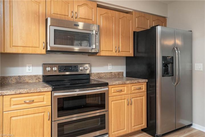 15088 Cloverdale DR, FORT MYERS FL 33919