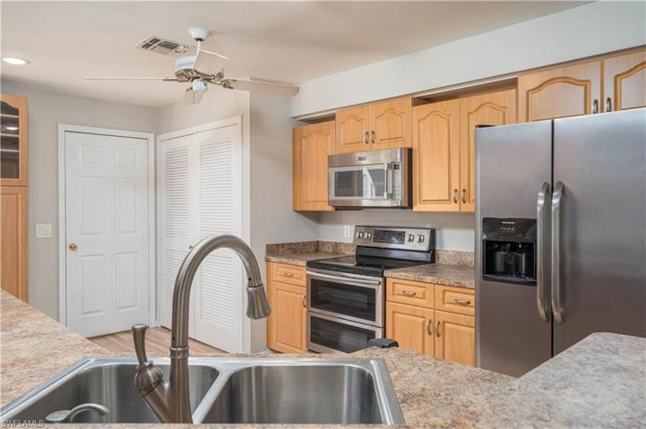 15088 Cloverdale DR, FORT MYERS FL 33919