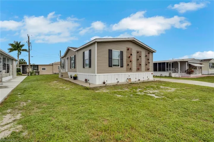 372 Santa Fe Trl, North Fort Myers, Florida 33917