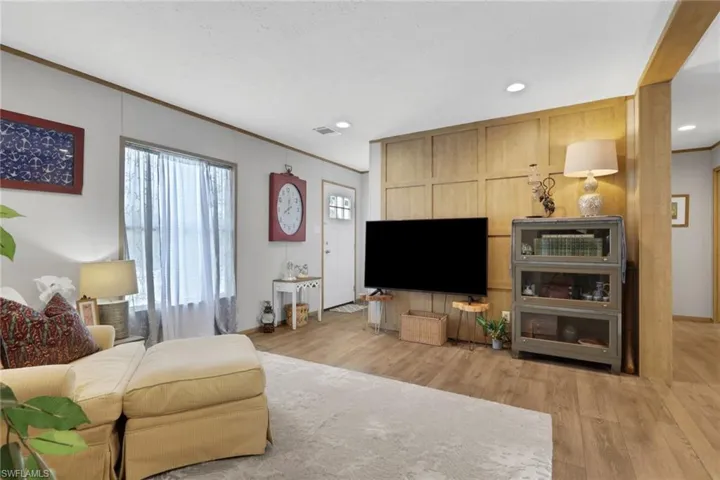 372 Santa Fe Trl, North Fort Myers, Florida 33917