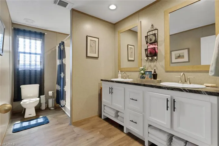 372 Santa Fe Trl, North Fort Myers, Florida 33917