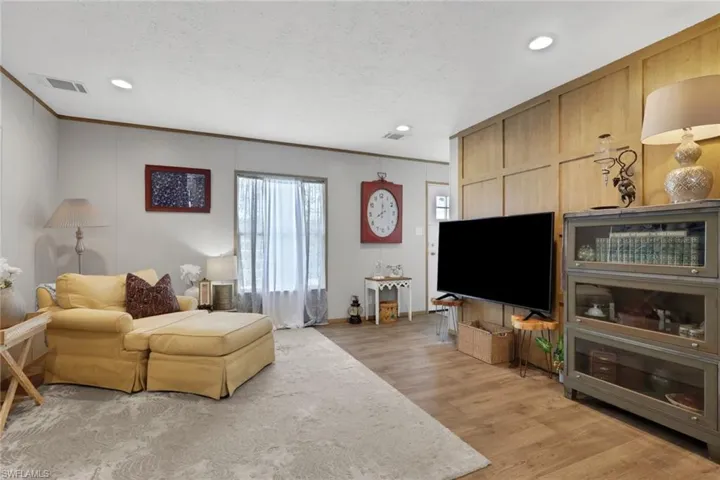 372 Santa Fe Trl, North Fort Myers, Florida 33917