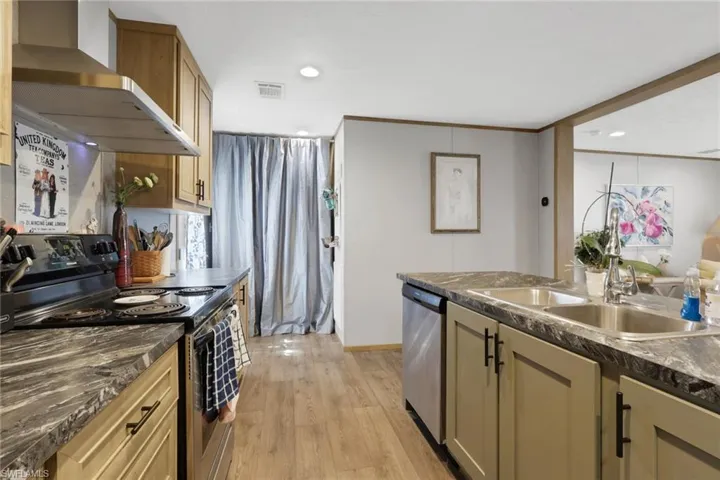 372 Santa Fe Trl, North Fort Myers, Florida 33917