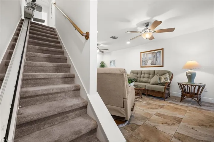 Stairs with Electric Lift
