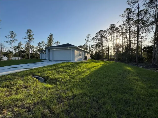 1005  Euclid  AVE, Lehigh Acres, FL 33972