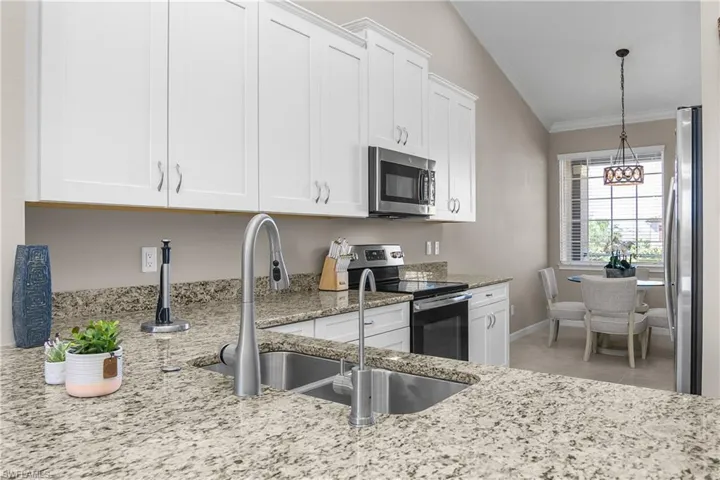9366 Pocida Ct 203, Naples, Florida 34119
