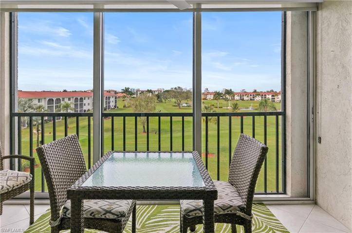 Terrific views of the golf course and sunsets.
