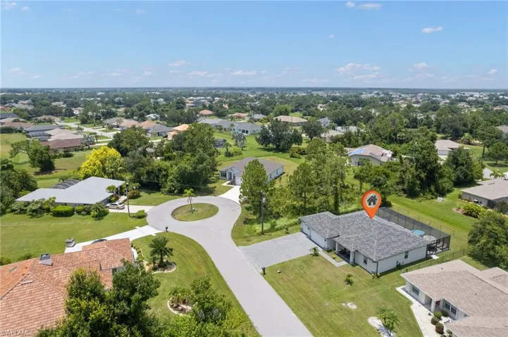 Birds eye view of property