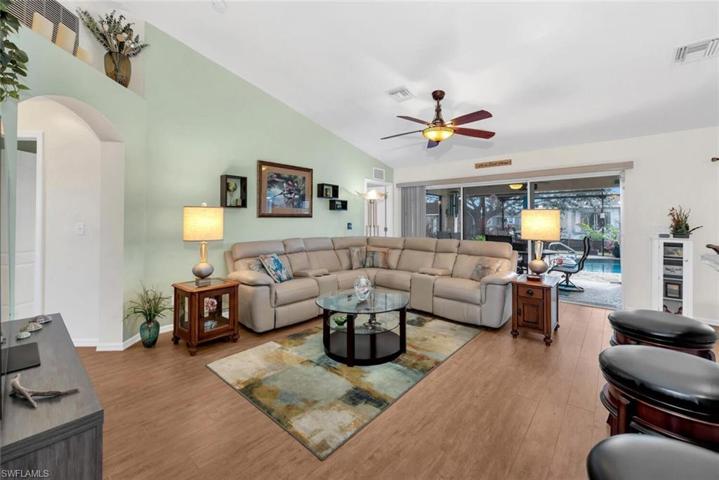 Large living room with vaulted ceilings