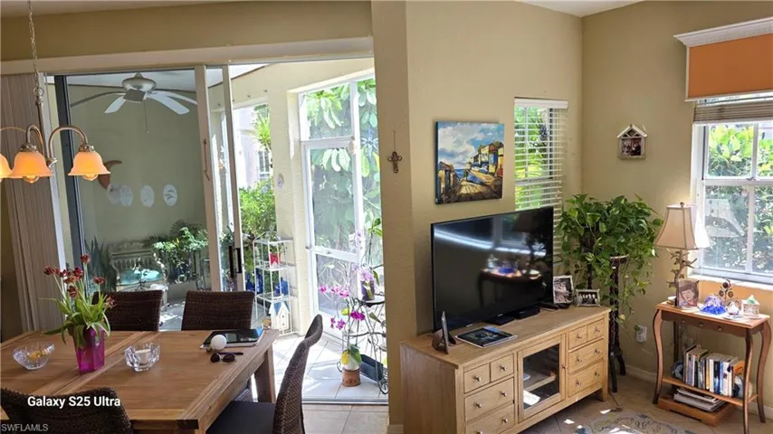 Morning sun & Afternoon shade on your Lanai!