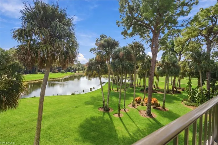 105 Clubhouse Ln 388, Naples, Florida 34105