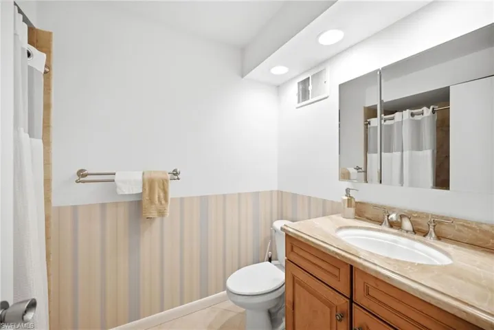105 Clubhouse Ln 388, Naples, Florida 34105