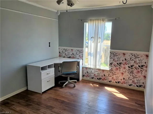 Guest bedroom 1