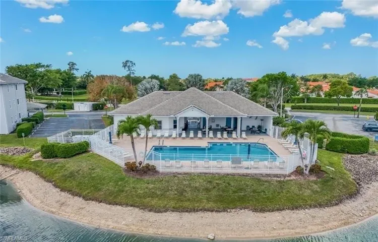 7822 Great Heron Way 106, Naples, Florida 34104