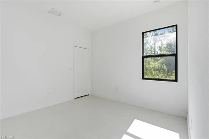 1002 E 5th St, Lehigh Acres, Florida 33972