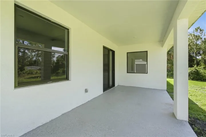 1002 E 5th St, Lehigh Acres, Florida 33972